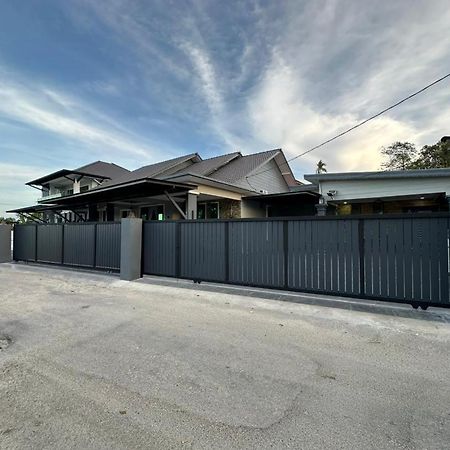 Rayyan Ashraf Homestay Kota Bharu Exterior foto