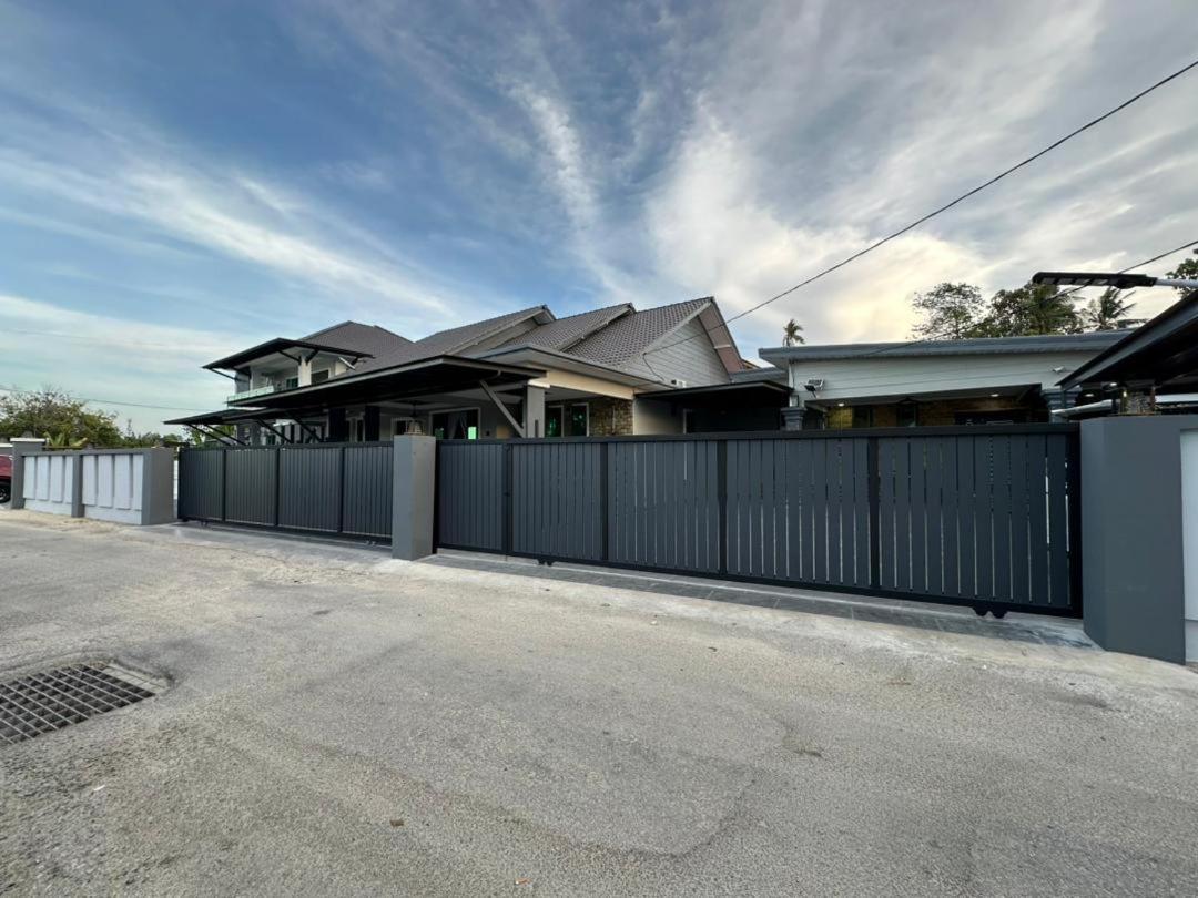 Rayyan Ashraf Homestay Kota Bharu Exterior foto